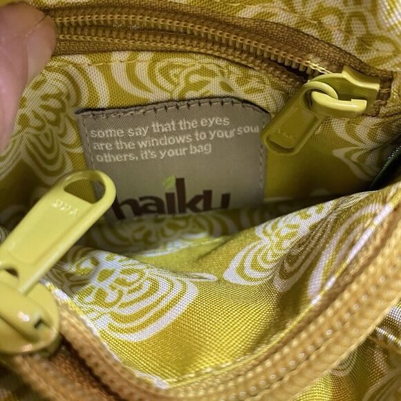 Haiku crossbody bag green multi-pockets 6 x 6.5" detachable strap 27" small - Picture 9 of 10